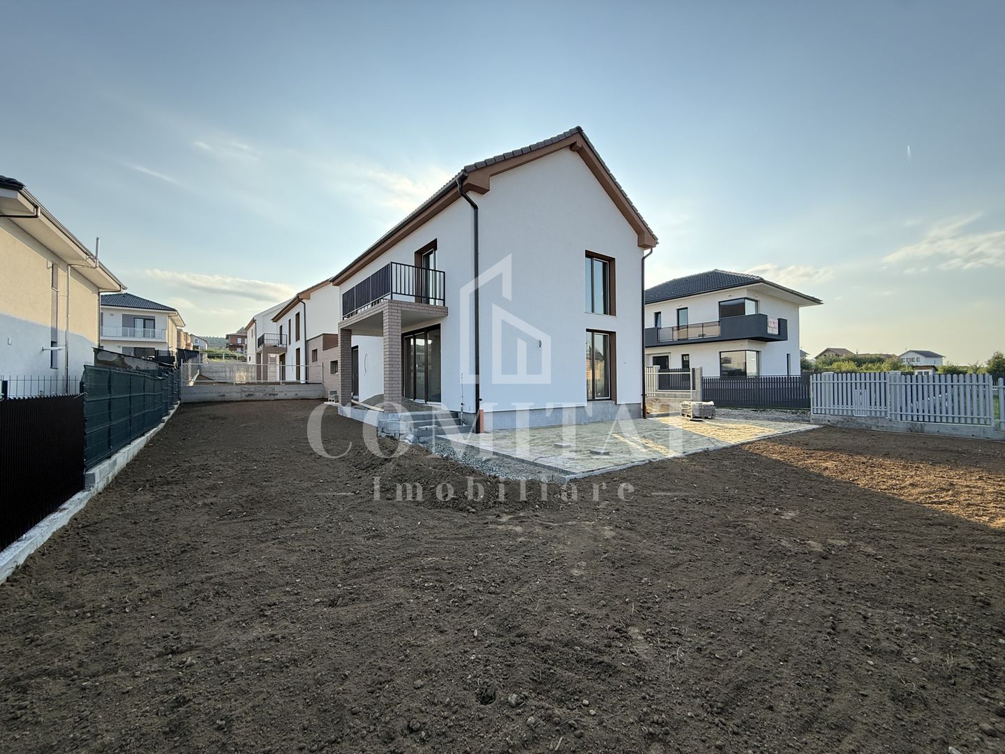 Case cu garaj Chinteni zona străzii Ana Aslan - Poză 2