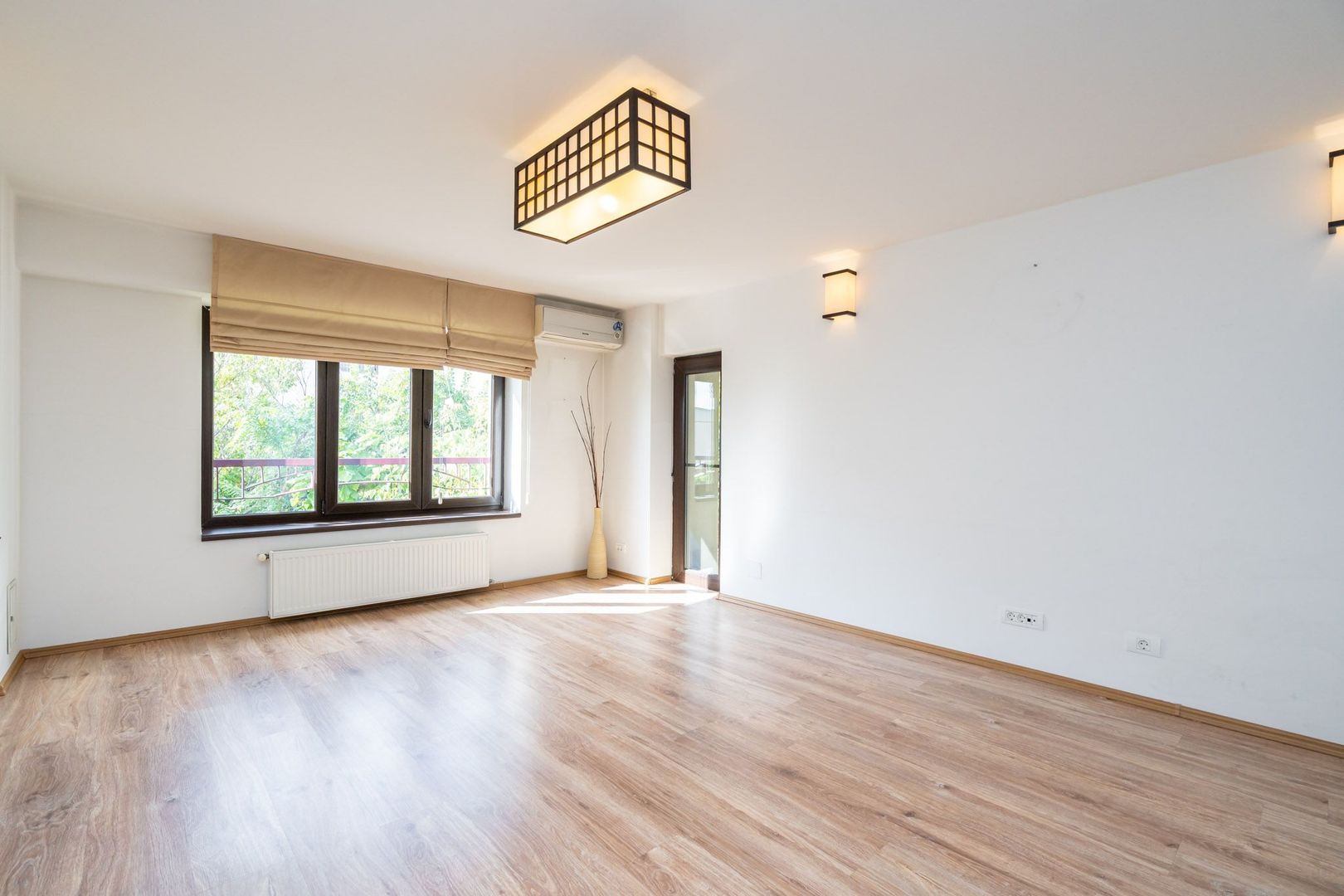 COMISION 0% - Apt.3 camere si Loc Parcare, bl. 1997, vedere gradina, metrou 8min - Poză 6