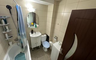 Apartament cu 2 camere, decomandat, 70 mp , etaj 1, zona Podu de Fier - Poză 5