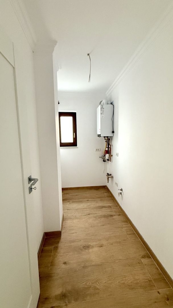 CASA TIP DUPLEX DESPARTIT PRIN GARAJ - Poză 6