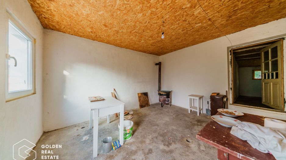 Vila superba, P+E,  Cuvin, 9 camere, 200 mp si teren 1300 mp plus anexa 3 camere - Poză 34