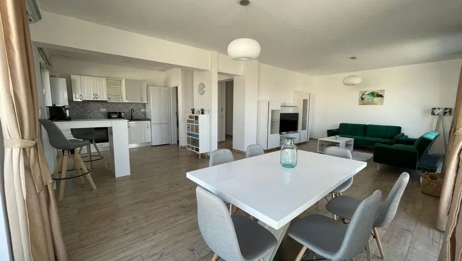 Penthouse de închiriat – 120 mp utili + terasă de 60 mp la 650 euro - Poză 3