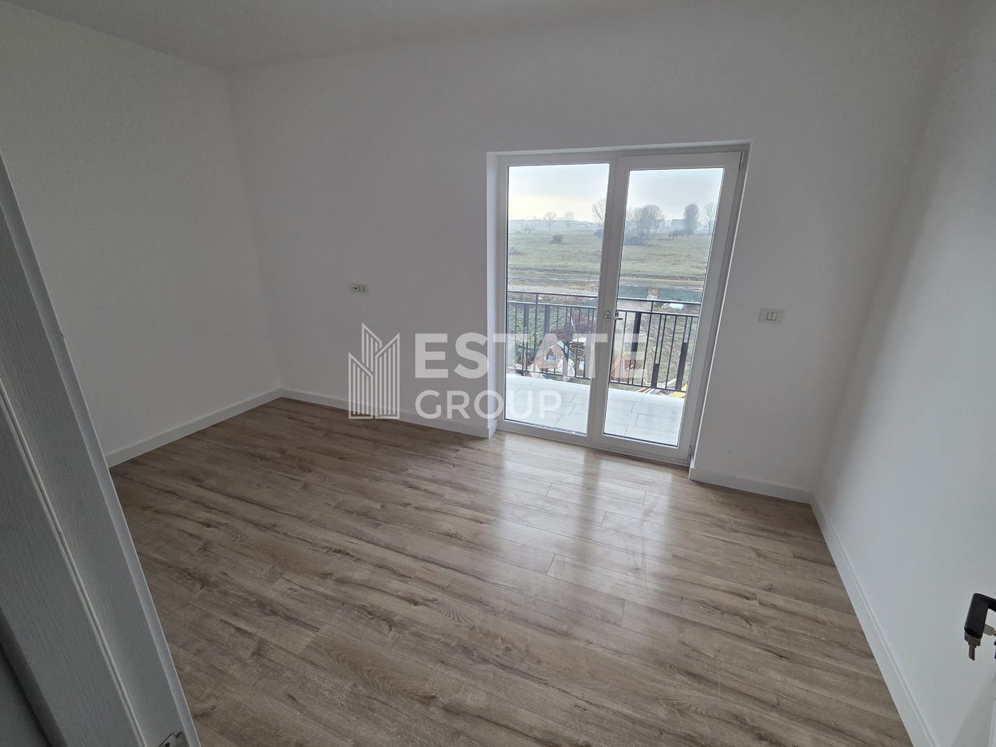 Apartament 3 camere, aproape de Shopping City Mall cu vedere spre oras - Poză 24