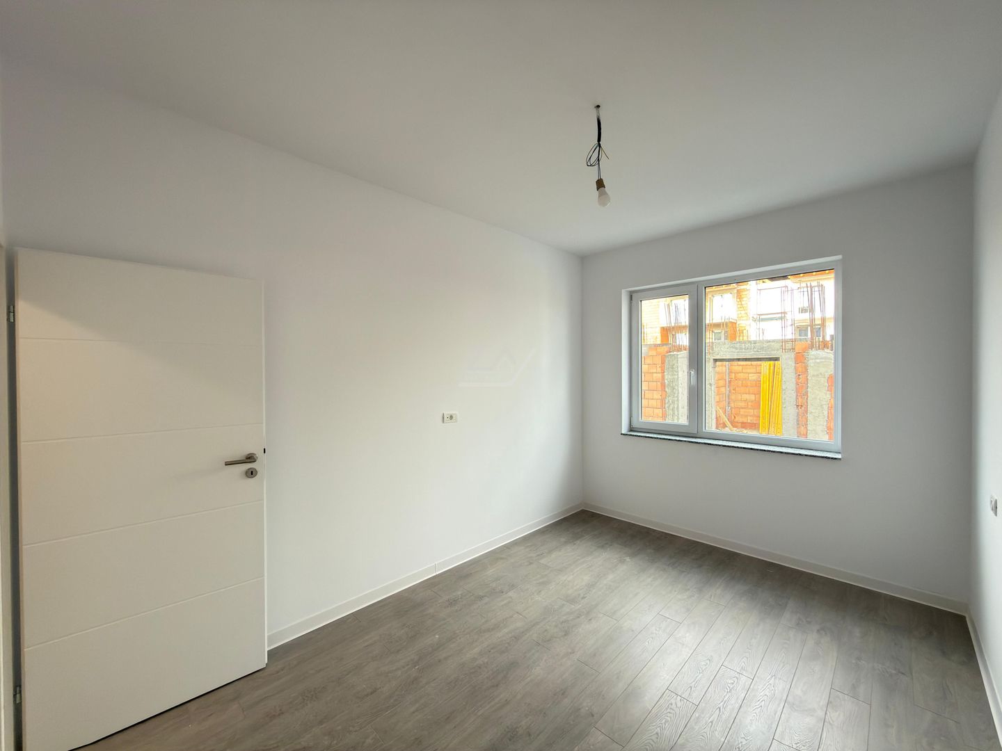 Bloc la asfalt. Etaj 1. Loc de parcare. - Poză 7