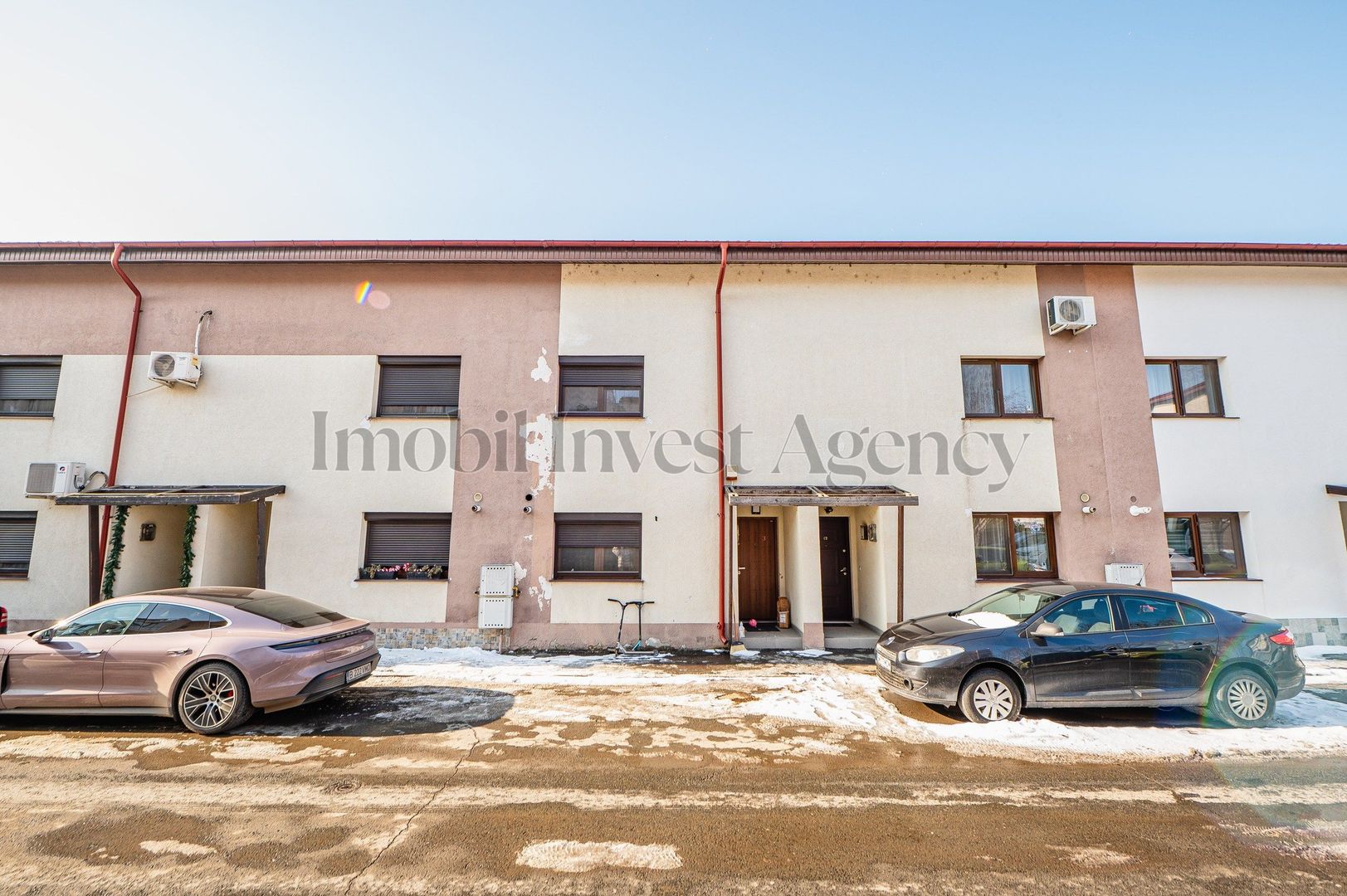 Duplex P+1+M cu grădină proprie, terasă și acces la piscină. - Poză 27