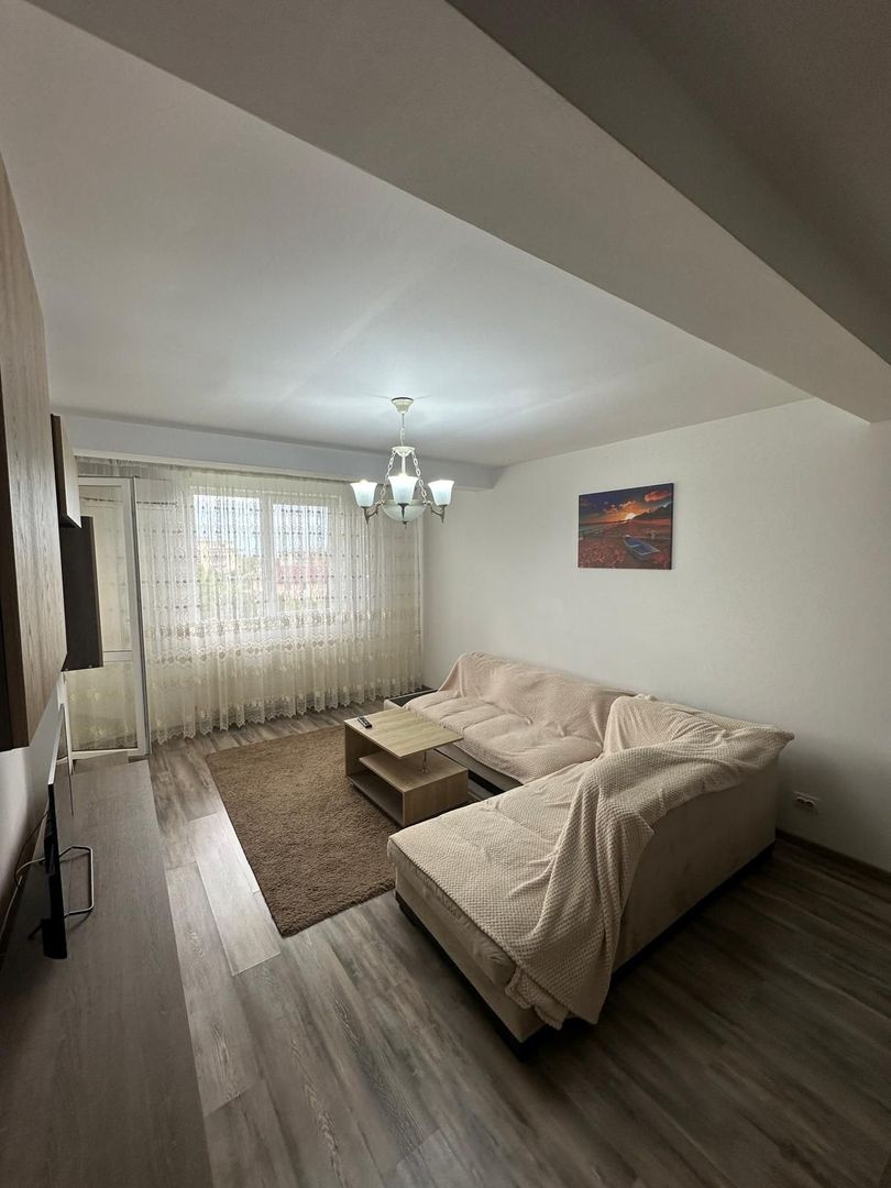 Agentie- Oferim spre inchiriere apartament cu 3 camere decomandat - Poză 9