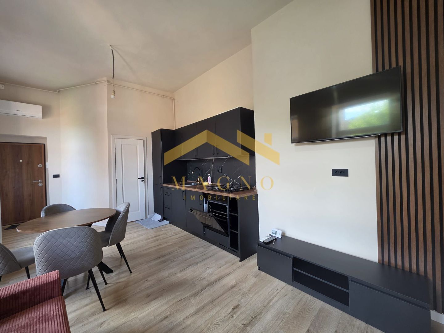 Apartament 2 camere de închiriat – Ultracentral, zona Teatrului | Arad - Poză 1