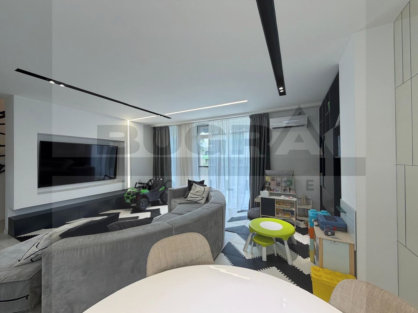 Penthouse 2 niveluri de 120mp, terase 60mp, parcare, zona Iulius Mall - Poză 5