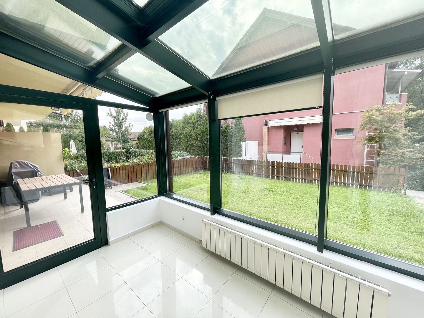 VILA CU 7 CAMERE IN COMPLEX REZIDENTIAL IN IANCU NICOLAE - Poză 6