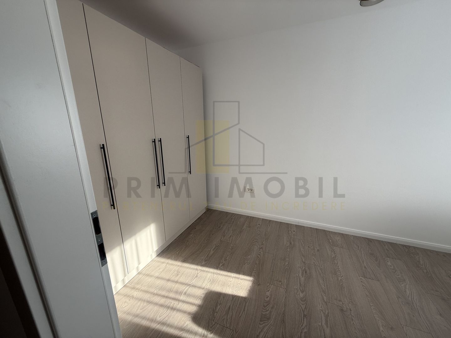 Apartament modern, Blog nou, Parcare subterana, Platou Galata - Poză 12