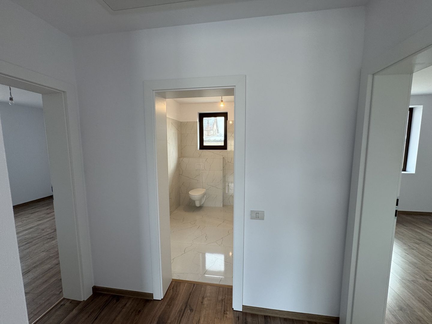 Casa Individuala Parter,Sanmihaiu Roman,3 Camere,Toate Utilitatile - Poză 11