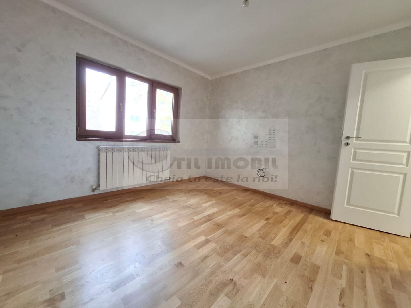Liber, apartament 2 camere, 53 mp, Nicolina - Belvedere, baie cu geam - Poză 4