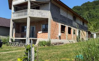 Vanzare casa cu 4 camere+anexe într-o zonă de poveste – Bezdead - Poză 1