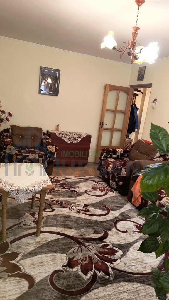 Vând apartament cu 3 camere - Poză 8