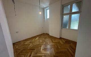 Apartament renovat în clădire istorică - are garaj - Poză 11