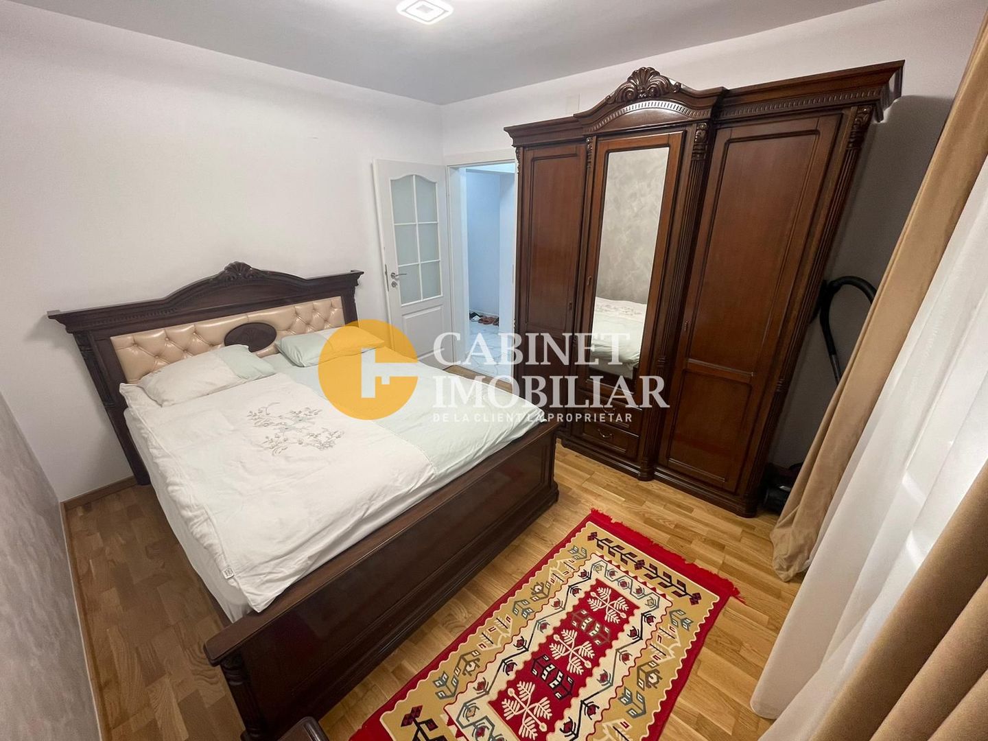 Central - Tg Cucu bloc tip Vila - 2 camere Decomandat RENOVAT 60mp - Poză 3