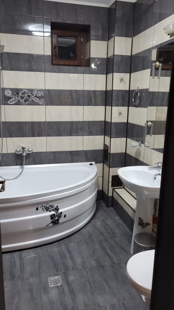 De Vanzare Apartament 3 camere in Vila Sebastian sect 5 - Poză 13