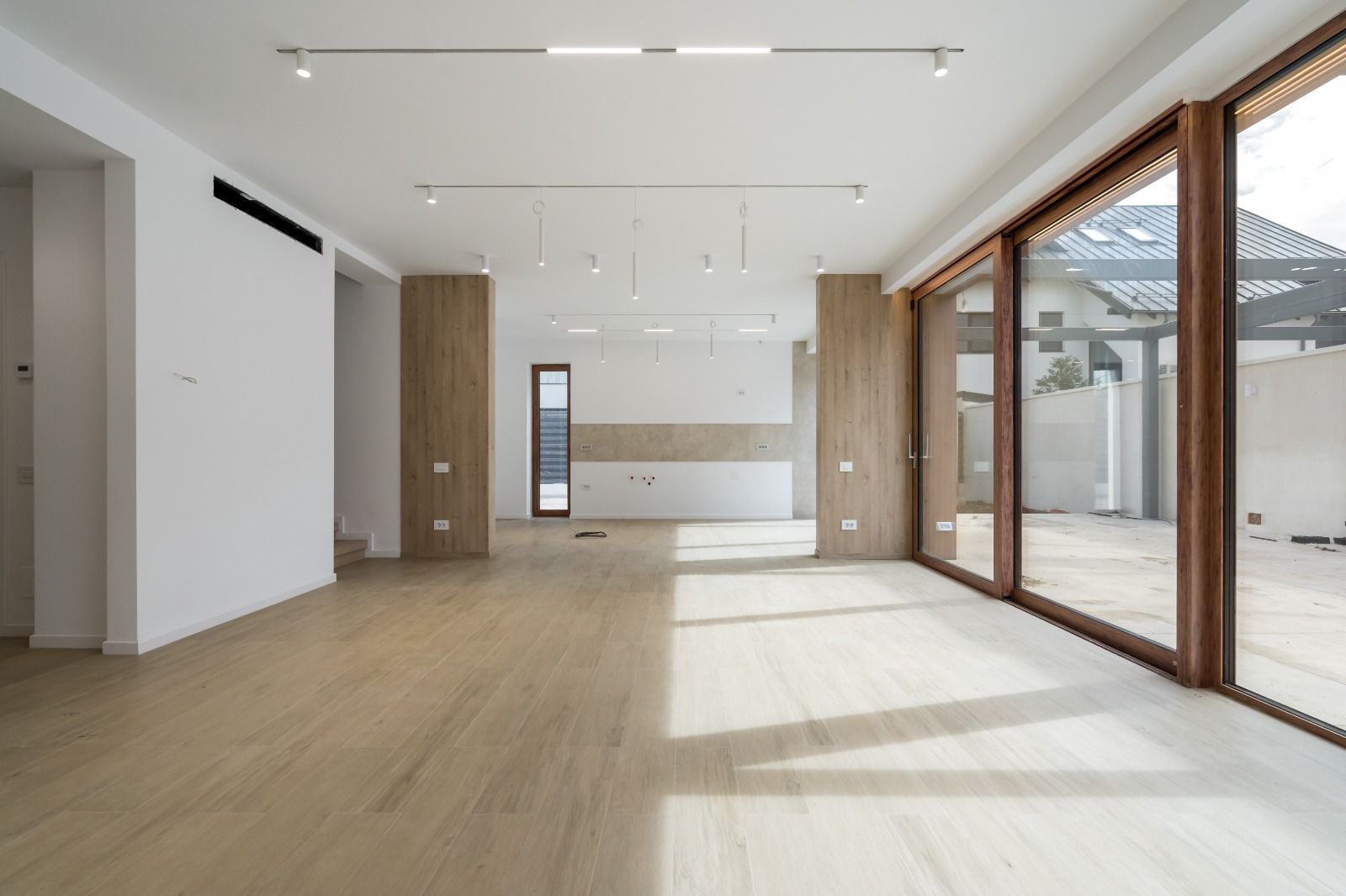 6cam5bai320mputili425mpteren300mpcurtelibera2parc/Voluntari-jud.IF - Poză 2