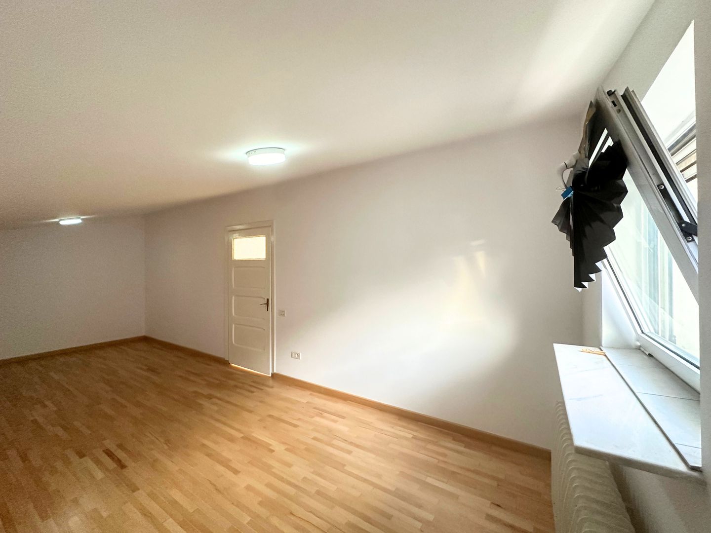 Oferim spre închiriere o proprietate de excepție zona Sisesti - Poză 37