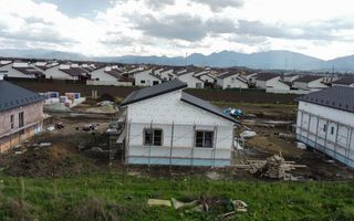 Casă/Vilă cu 4 camere la vânzare - Sânpetru - Poză 2