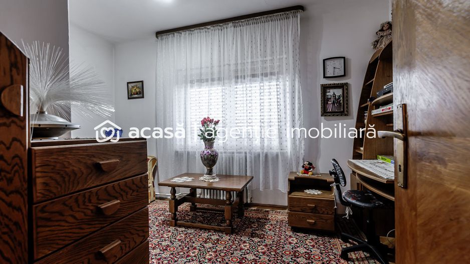 Casă din cărămidă cu 8 camere – zonă liniștită, LIPOVA - Poză 9