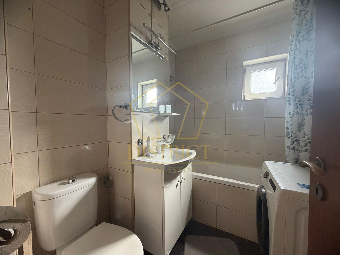 Apartament decomandat cu 5 camere si 2 bai, etaj 2 | Buziasului - Poză 14