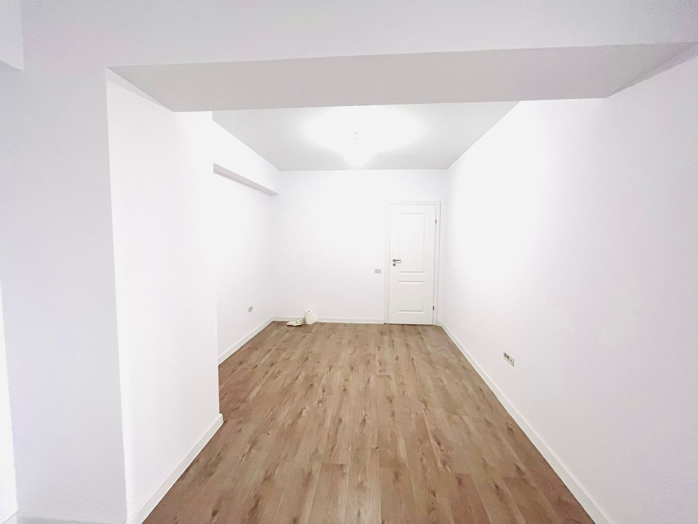 APARTAMENT DECOMANDAT BLOC 2022 CENTRAL ADDRESS - Poză 3