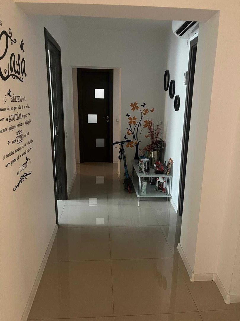 Apartament 4 camere,Micro 18, etaj 3 - Poză 3