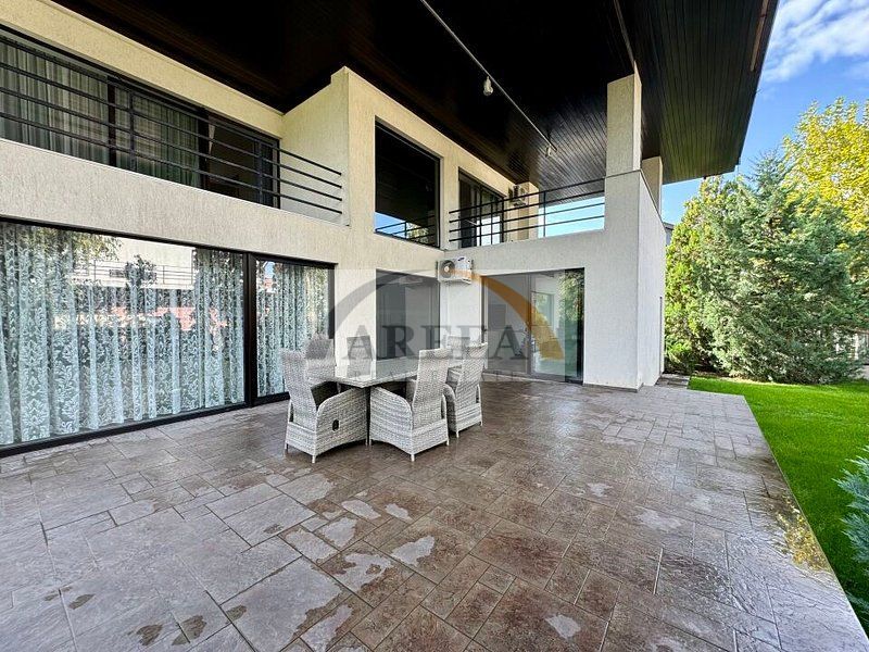 Vila lux de vanzare in cel mai dorit complex din Erou Iancu Nicolae-locatie rara - Poză 37