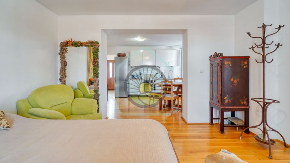 CASA INDIVIDUALA- DEALUL CETATII BRASOV - Poză 5