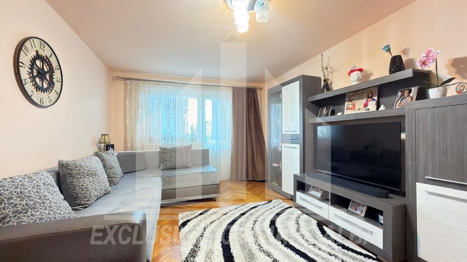 Apartament 3 camere decomandate | 70mp | Etaj 3 | Cetate - Poză 1