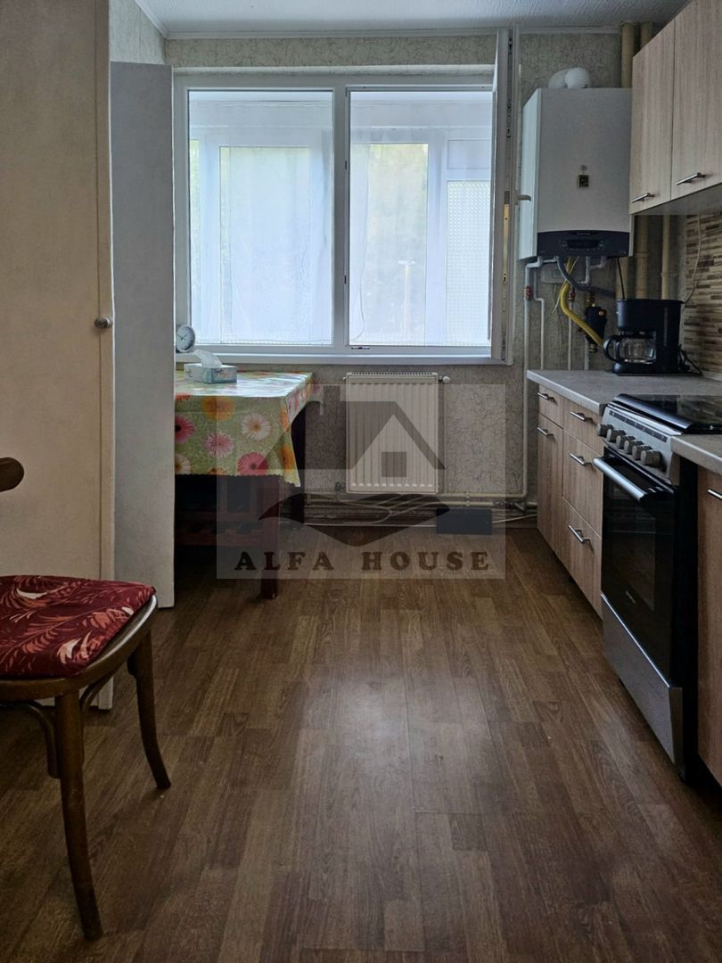 Apartament cu trei camere, zona Centrul Civic,  71 mp - Poză 4