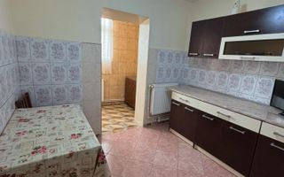 De Vânzare - Apartament 3 Camere, Strada Decebal - Poză 5