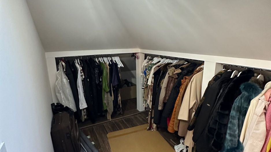 CASA EXCEPTIONALA CU LIVADA PROPRIE - Poză 38