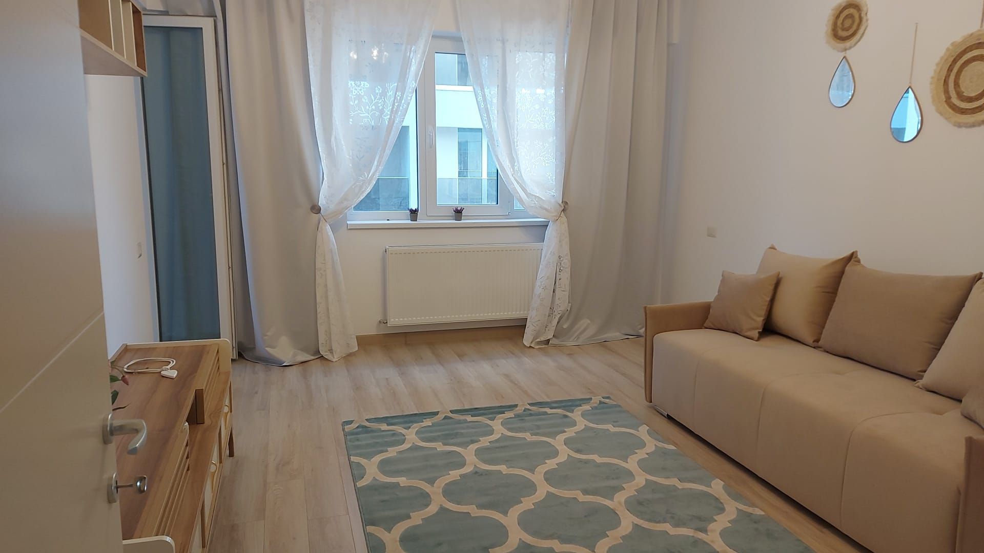 GARSONIERA- DECO RESIDENCE, PARCARE INCLUSA, CENTRALA, METROU 4 MIN - Poză 1