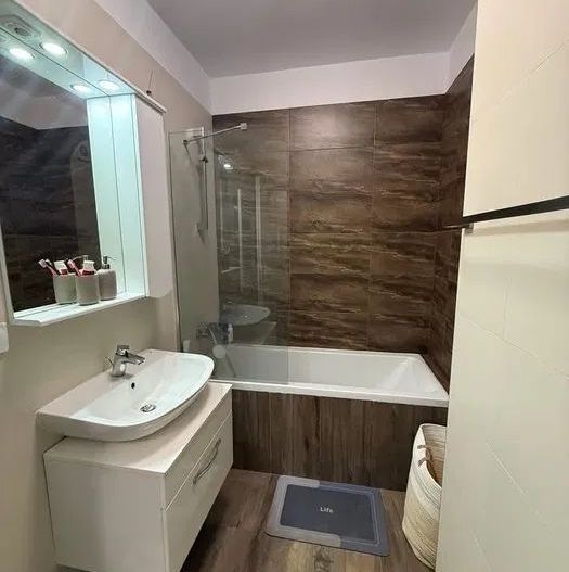 GARSONIERA DRUMUL TABEREI, CENTRALA PROPRIE, PARCARE, METROU 5 MINUTE - Poză 4