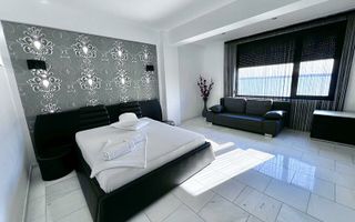 Apartament 2 camere Vila Sophia 1 - Vedere frontala la lac - - Poză 10