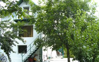 Casa in zona centralain vecinatatea padurii - Poză 7