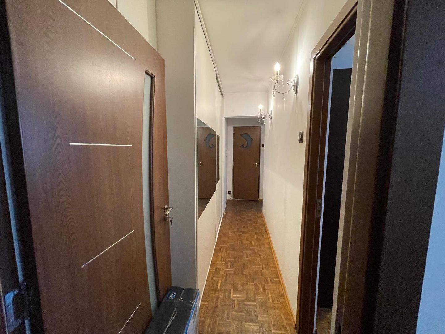AP. 2 CAMERE APARATORI, BUCATARIE INCHISA, LOC DE PARCARE ADP, MODERN - Poză 6