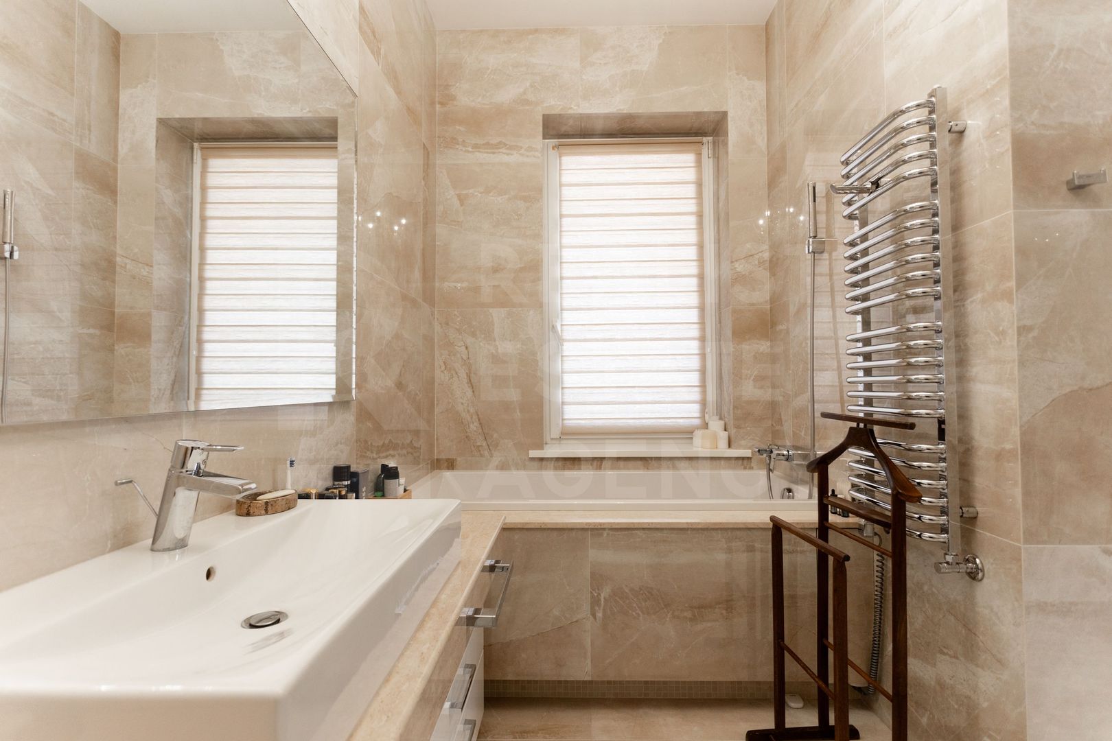 Chirie, casă, 3 nivele, 5 camere, strada Drumul Viilor, Telecentru - Poză 32