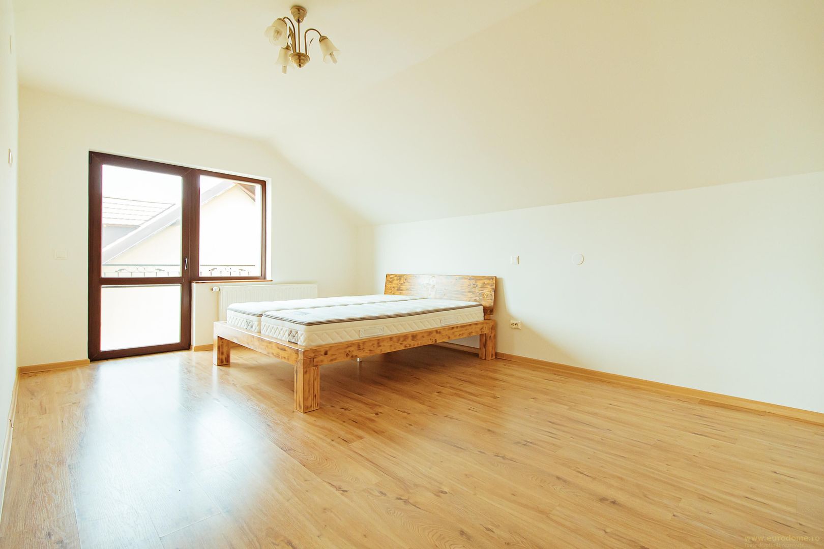 Casă nouă, intrare Stupini - Poză 33