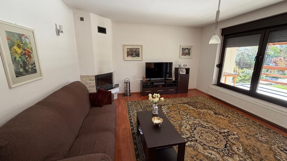 Vila cu 5 camere, garaj teren 790 mp Dumbravita (zona Cora) - Poză 1