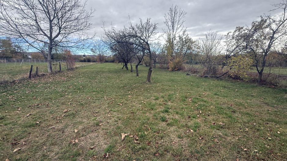 Teren intravilan împrejmuit 2331 mp la strada, toate utilitățile! - Poză 9