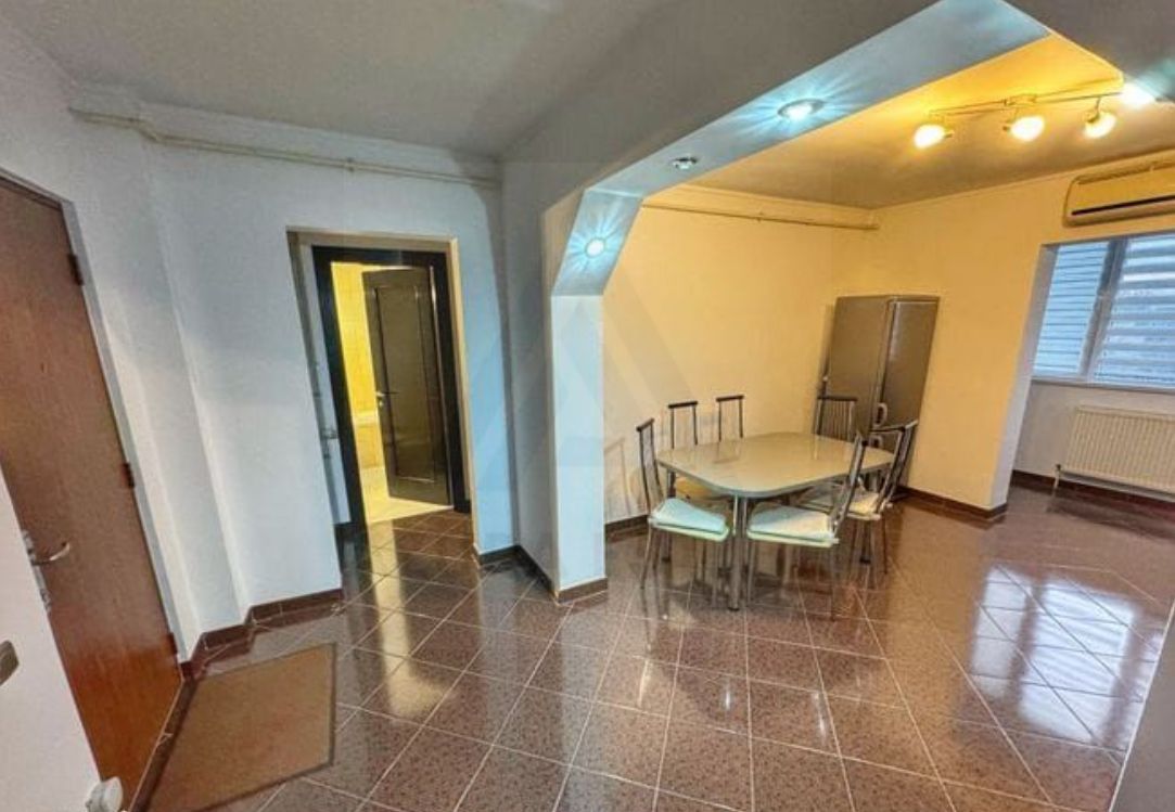 Apartament  2 camere 2 balcoane amenajate si pivnita etaj 1 Strand - Poză 3