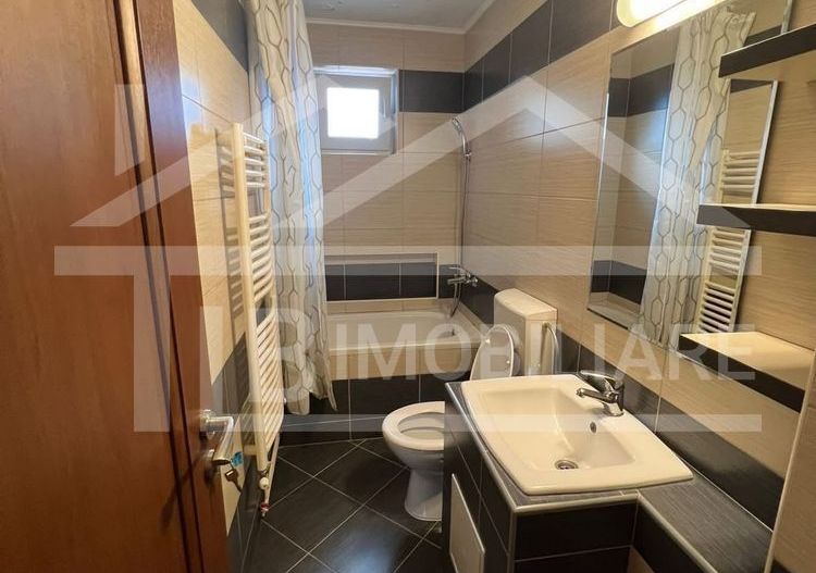Apartament cu 3 camere, 80 mp, decomandat, Zona UMFST - Poză 5