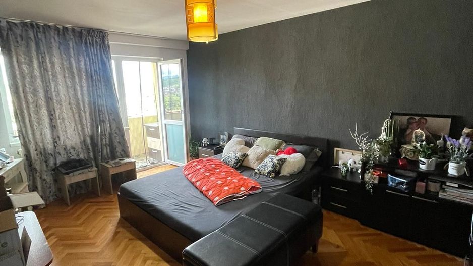 Apartament cu 3 camere de vanzare, zona Cetate - Poză 1