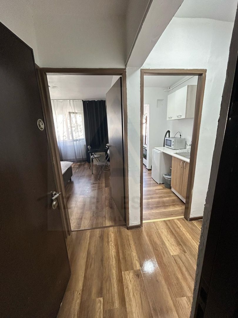Studio complet mobilat utilat cu bucatarie inchisa in zona Sub Arini - Poză 1