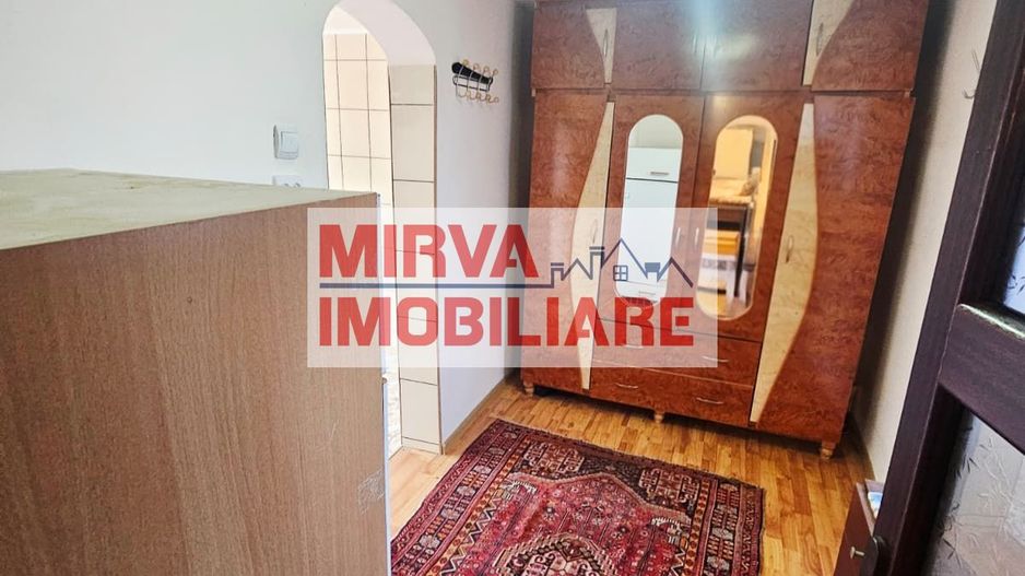 🏡 Casă spațioasă cu 9 camere în Strejnicu – pentru locuință, birouri - Poză 42