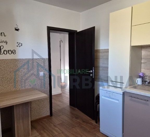 Apartament cu 4 camere de vânzare în Valea Lupului - Poză 2