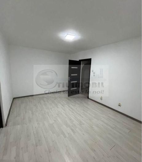 Spațiu comercial de vânzare – Splai Bahlui Mal Drept-105 000 € - Poză 1